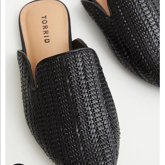 Nwt Torrid wide width Black Woven Mules slides - Picture 2 of 5
